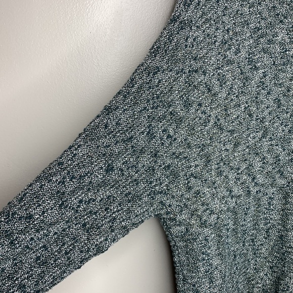 CHICO’S Sweater Green & Metallic Gold Dolman Sleeves Scoop Neck 3/4 Sleeves 12 - Picture 4 of 12